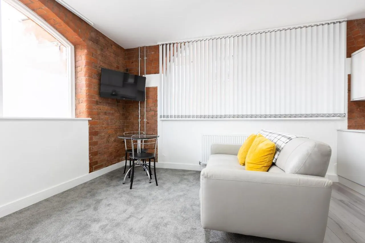 Platform City Theatre Studio With Secure Parking Kingston upon Hull Lejlighed